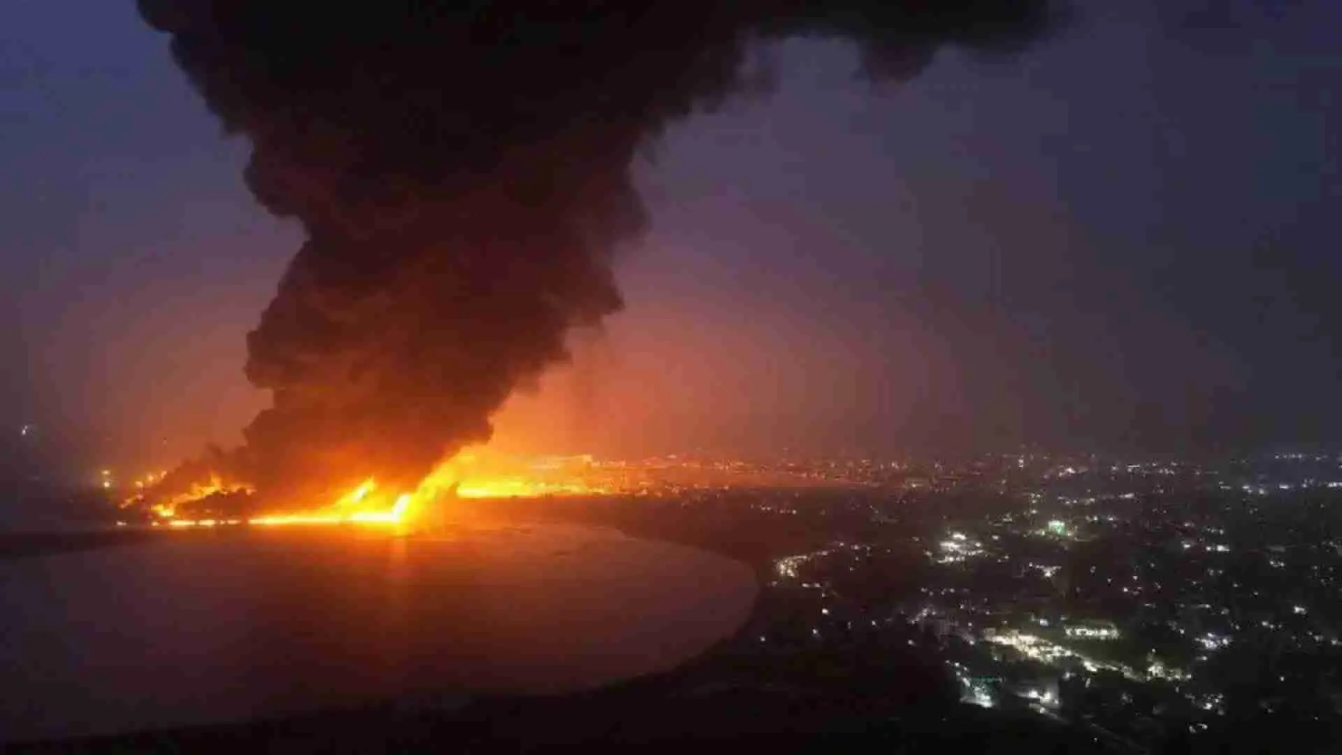 Shocking Visuals Emerges: US Strikes Yemen Hard! Houthi Rebel Camps Turn To Rubble | WATCH