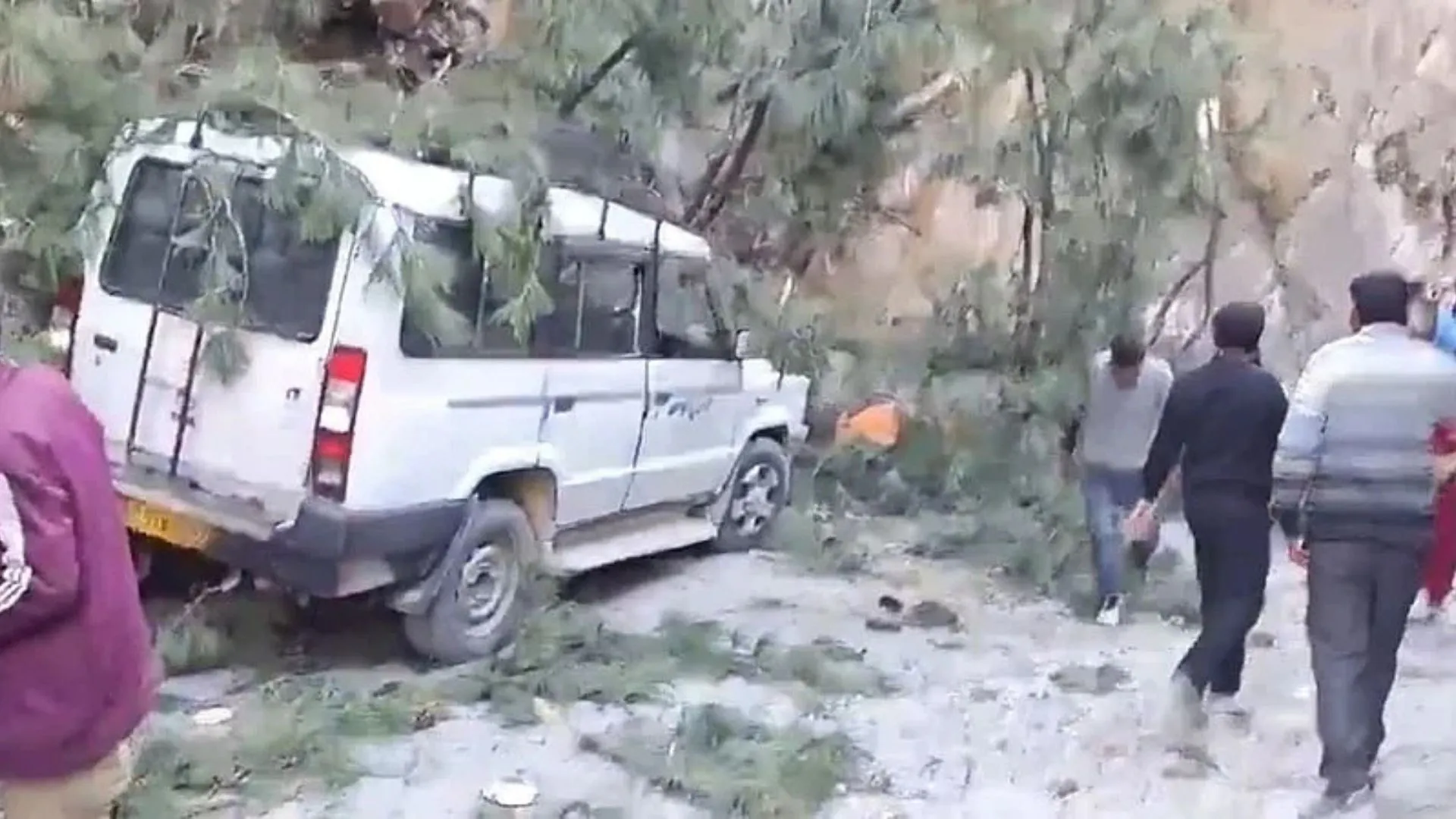 Six Dead, Several Injured in Tragic Landslide in Himachal’s Kullu | Watch