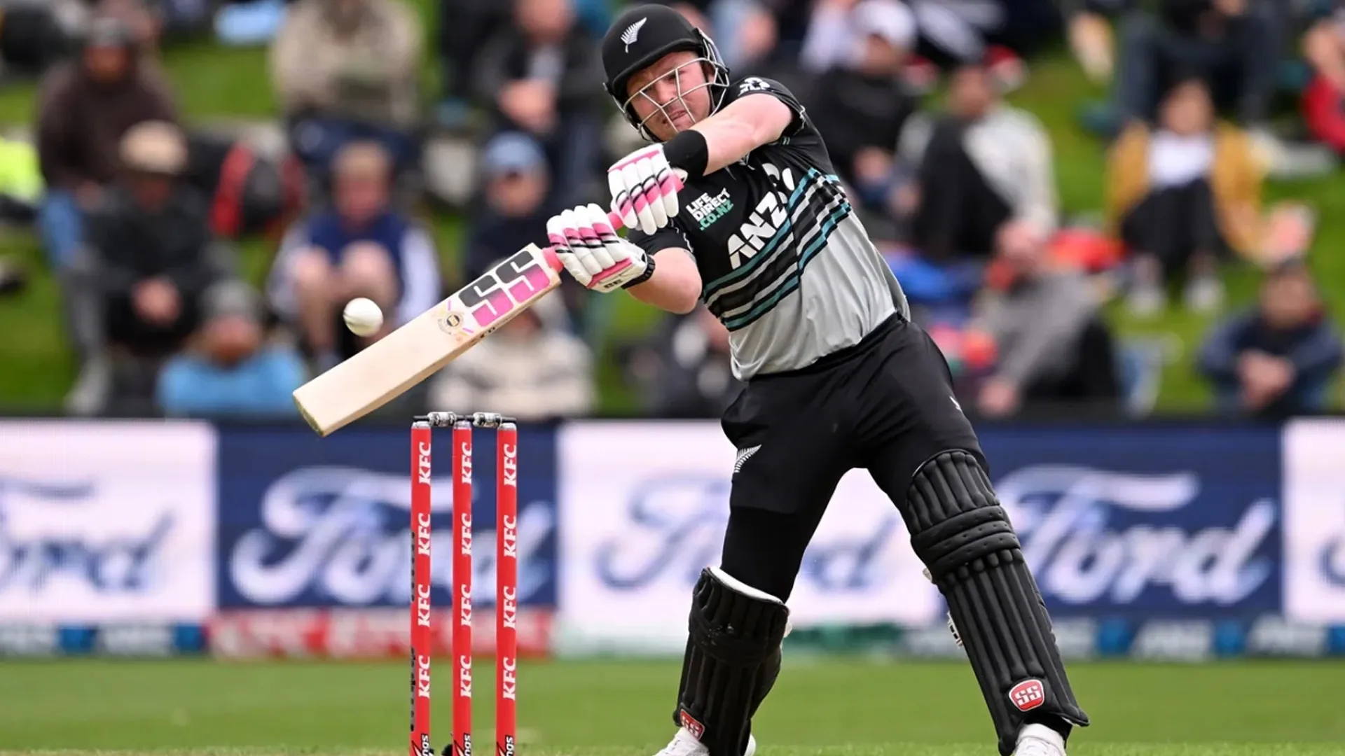 Tim Seifert Destroys Shaheen Afridi with 4 Massive Sixes in a Single Over | Watch