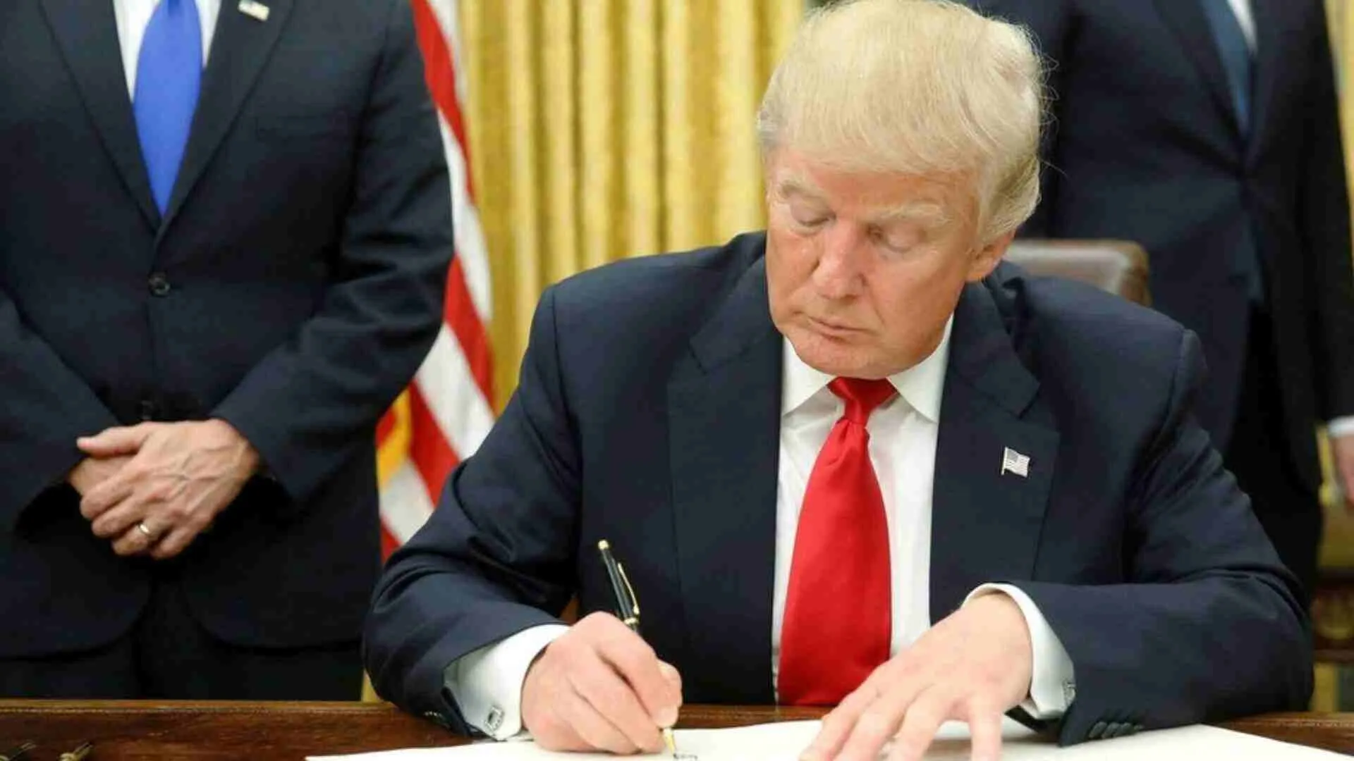 Trump Signs Order to Limit Education Department’s Role, Empower States