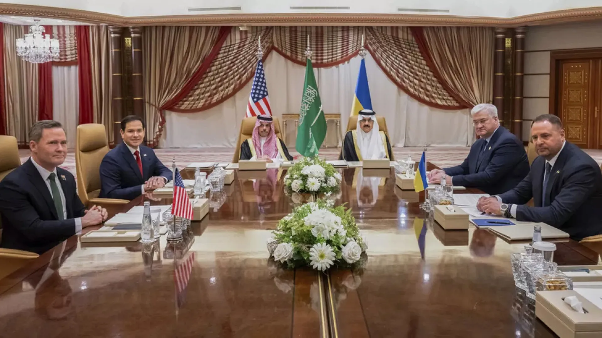 US-Russia Hold Ceasefire Talks in Saudi Arabia Amid Ukraine War