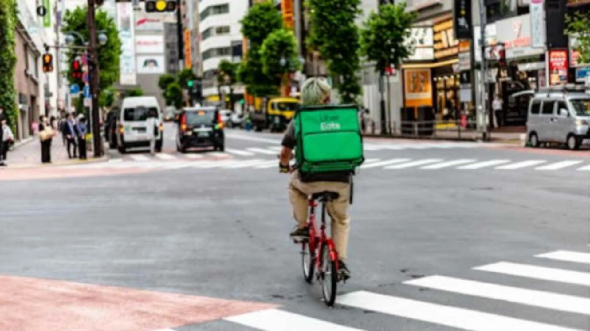 Expat in Australia Shocked as Uber Eats Order Ends Up 15,400 km Away