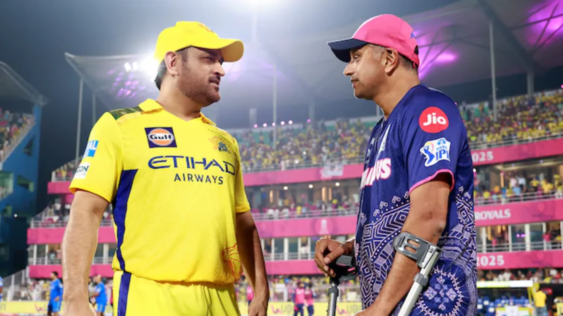 IPL 2025: MS Dhoni’s Gesture for Rahul Dravid Wins Hearts