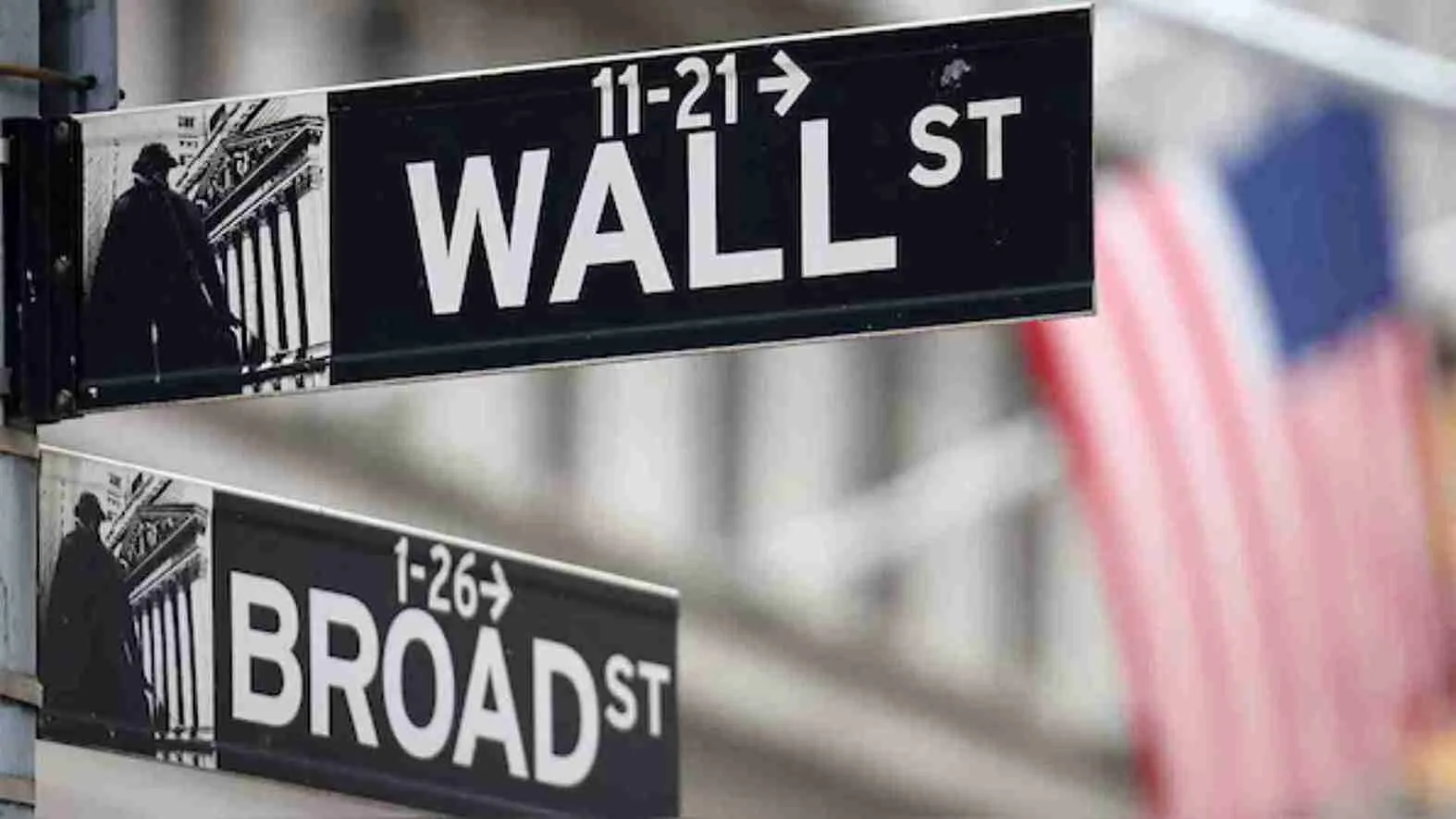 Wall Street On Edge: Nasdaq Tumbles 4% As Economic Slowdown Fears Grip US Markets
