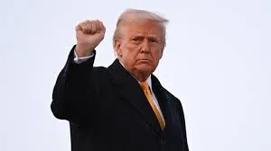 US Judge Orders Rehiring of Fired Federal Workers, A Blow to Trump