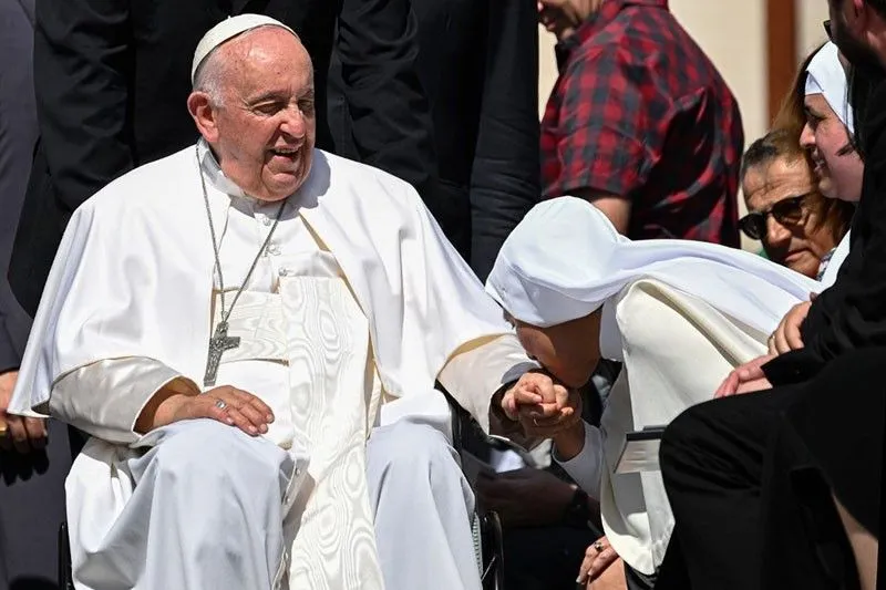 Pope Francis Thanks Caregivers as He Recovers from Pneumonia