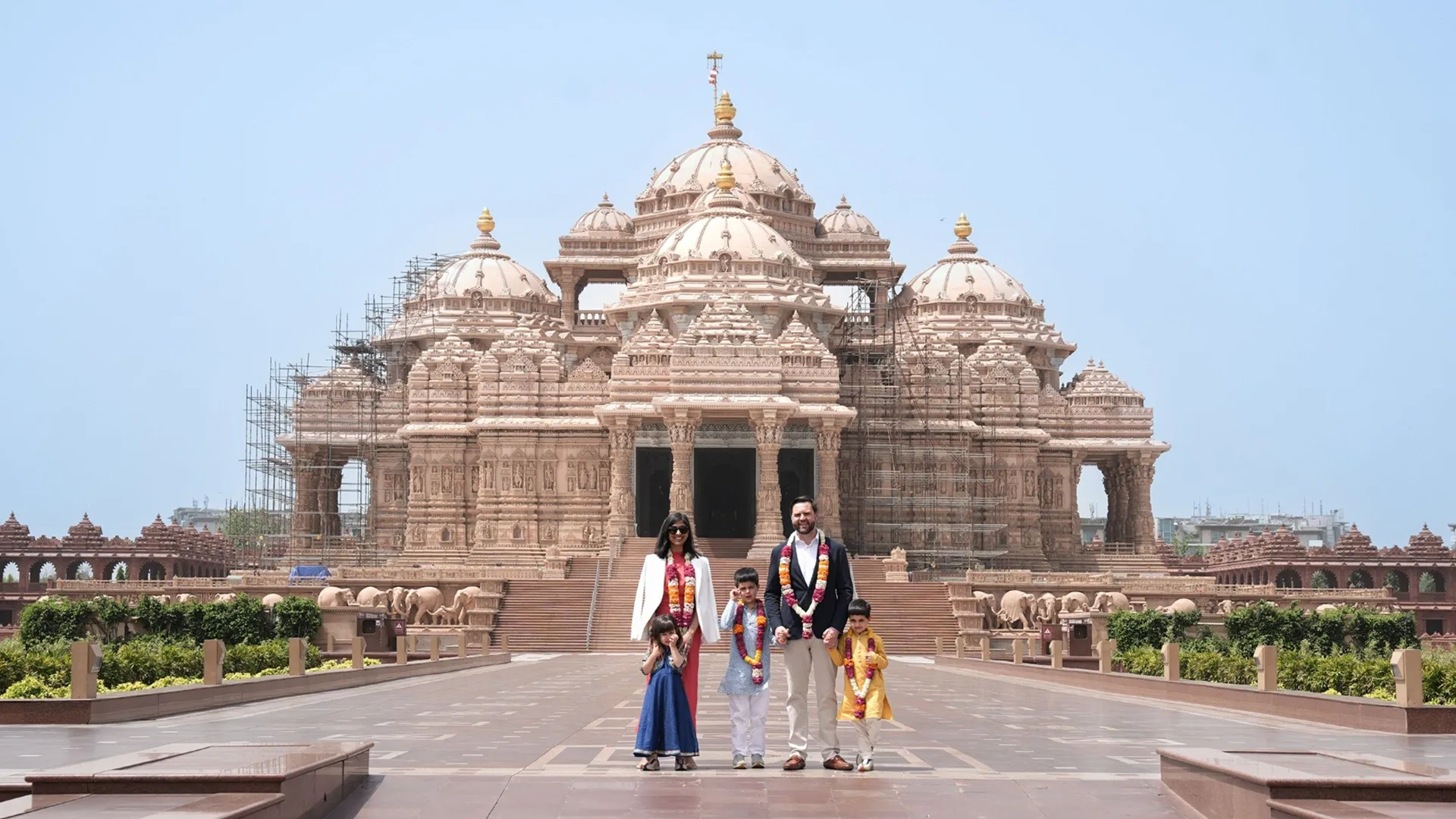 JD Vance Visits Delhi’s Akshardham Temple After Landing in India | Watch