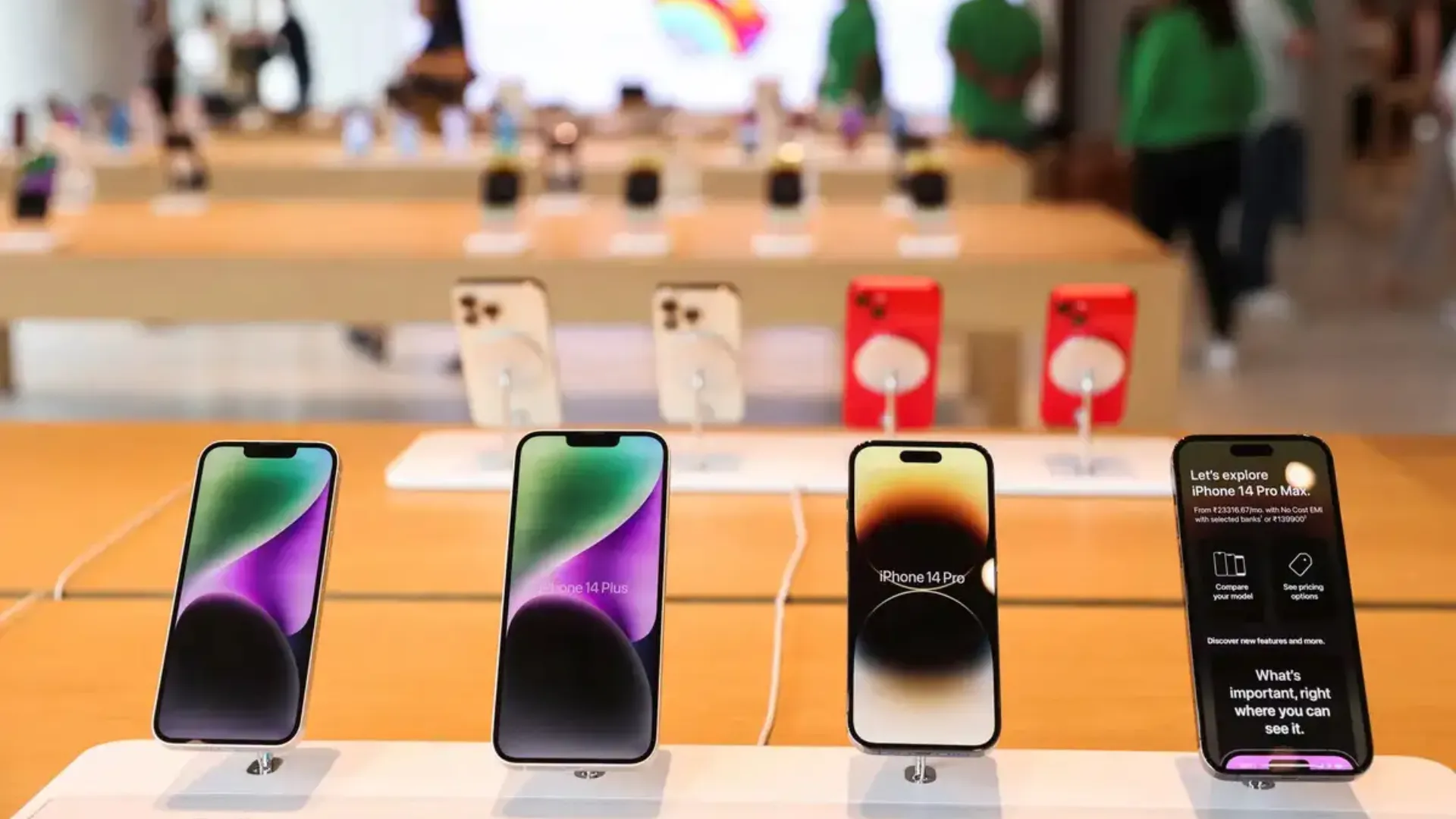 Apple Airlifts iPhones From India to US to Evade Trump’s Tariffs
