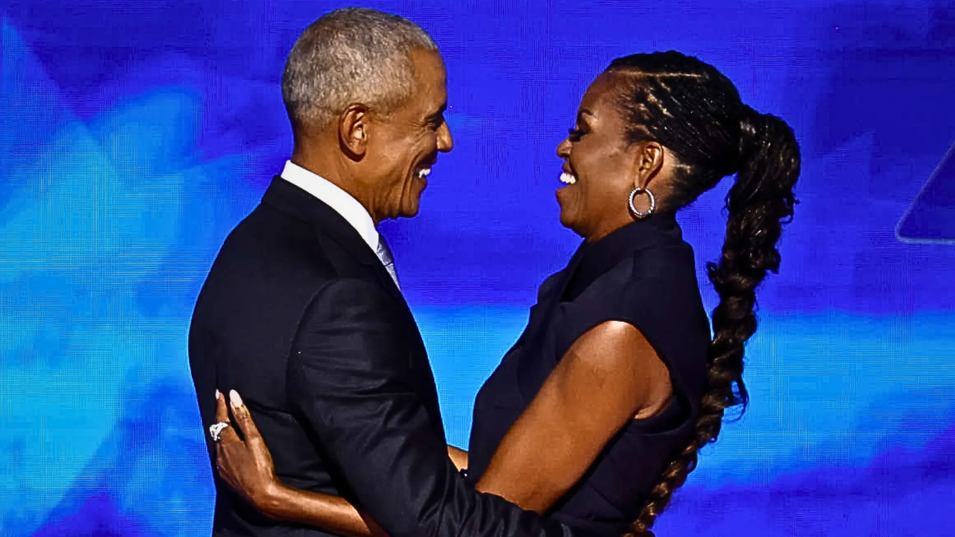 Barack, Michelle Obama Reunite After 4 Months for Perfect Date Night at Italian Restaurant