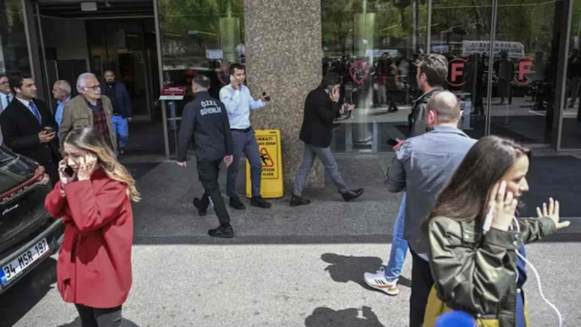 6.2 Magnitude Earthquake Shakes Istanbul | VIDEOS