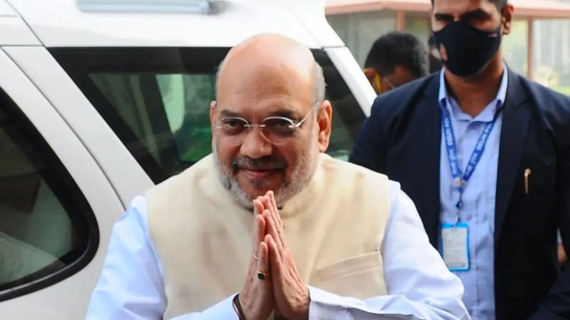 HM Shah arrives in Srinagar, visits residence of late DySP Humayun Muzamil