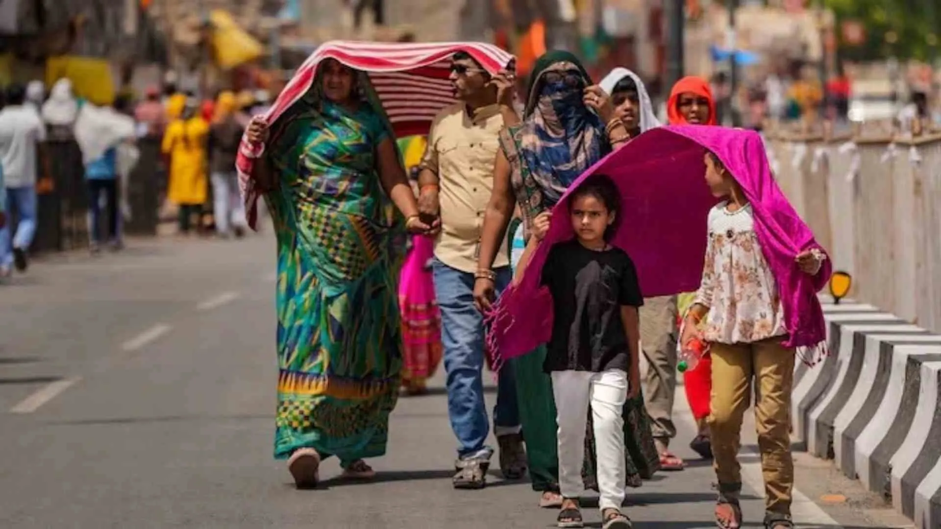 Heatwave Warning for Delhi: Temp To Rise Up To 42°C