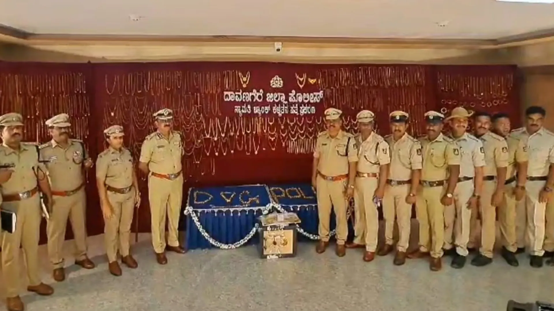Inspired by ‘Money Heist’? Six Men Rob SBI of 17.7 kg Gold After Loan Rejection