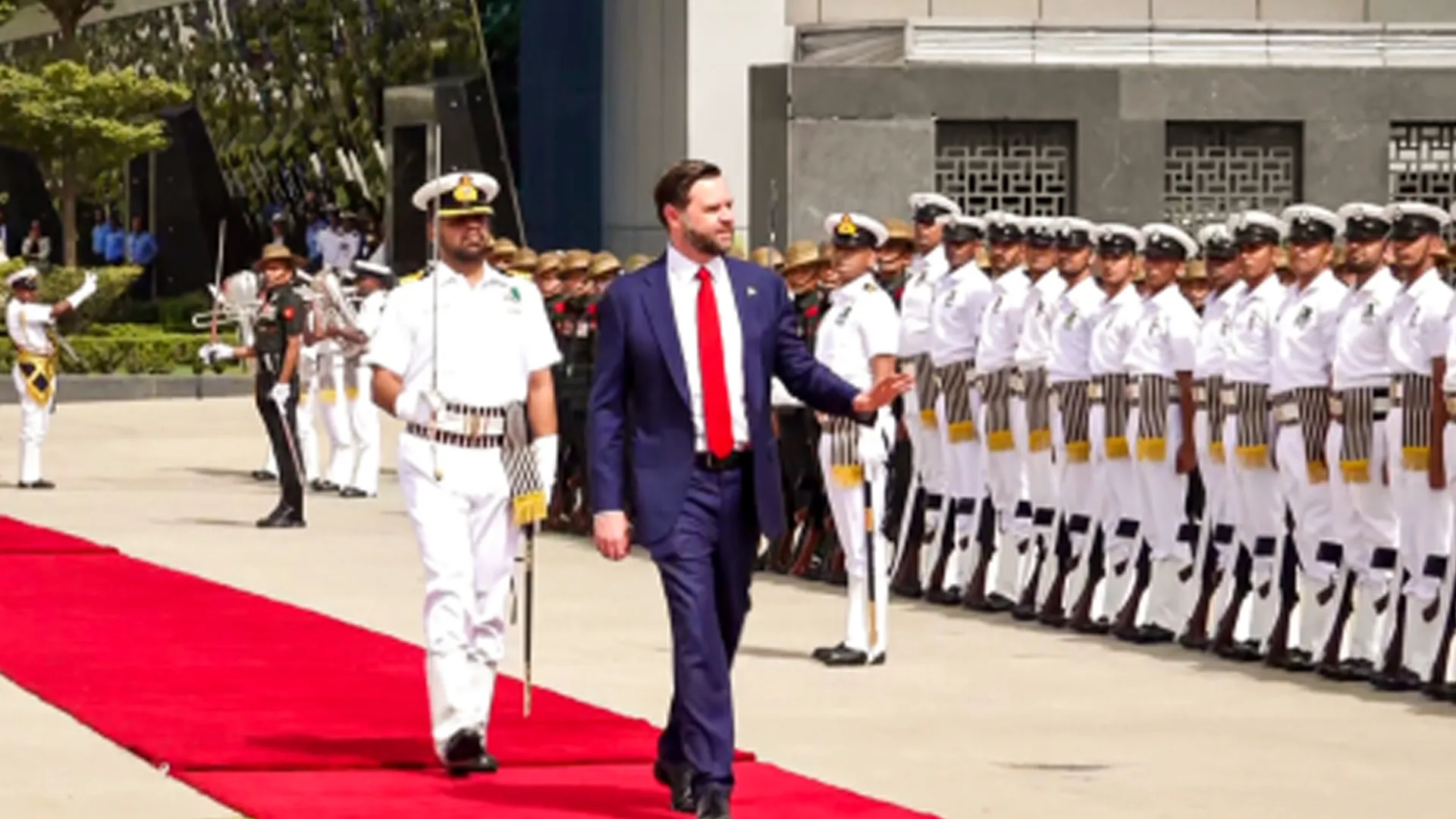 JD Vance Arrives in India, Receives Ceremonial Guard of Honour in Delhi | Watch