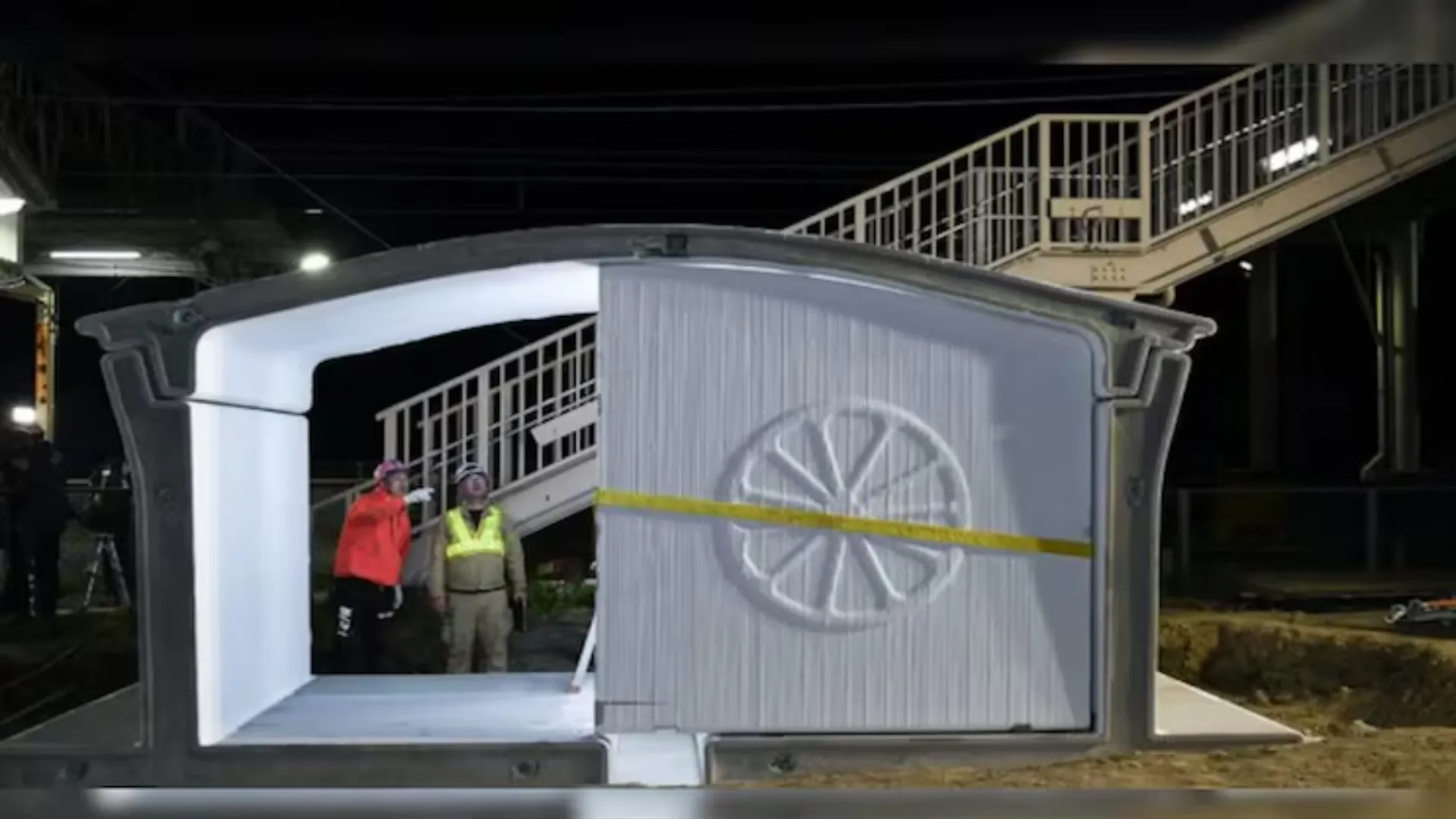 Japan Builds World’s First 3D-Printed Train Station Within 6 Hours