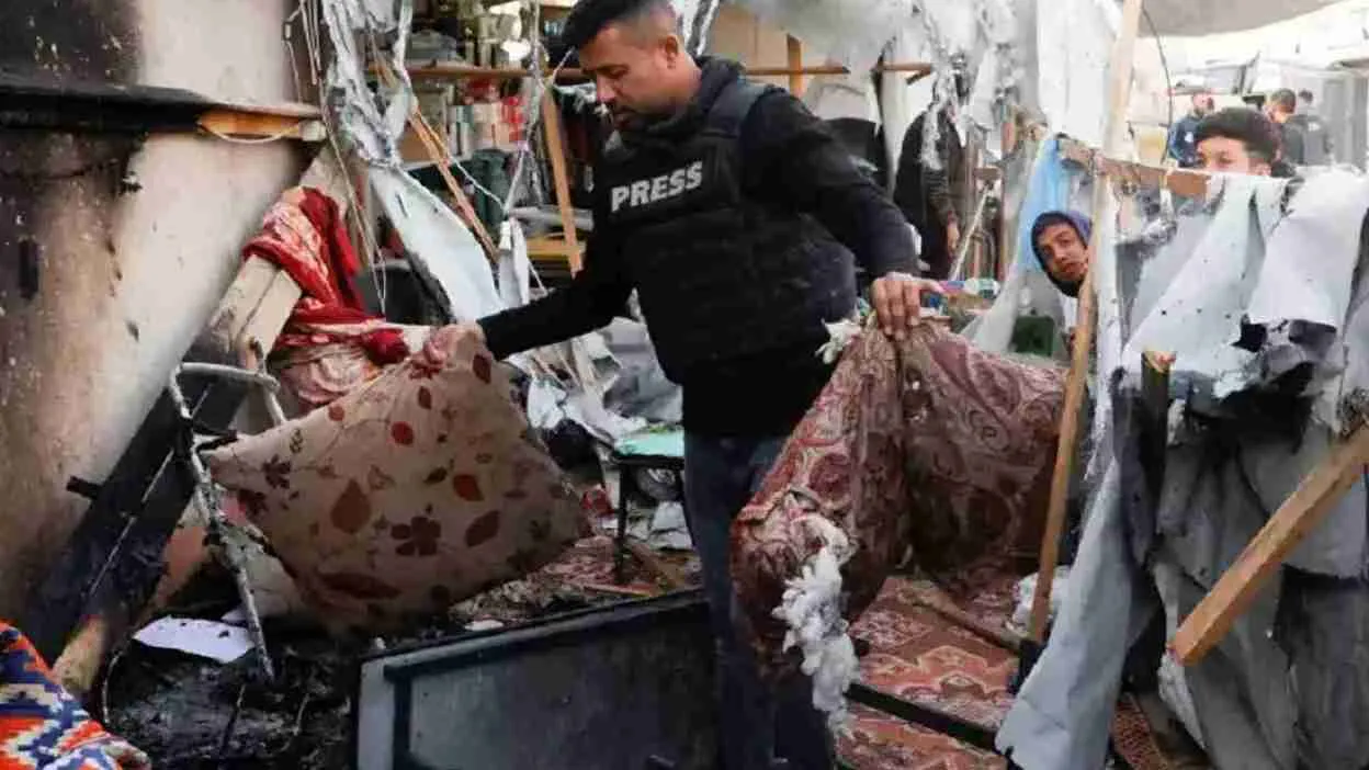 Journalists Burning Alive In Flames Amid Israeli Airstrike: 170 Journalists Killed | WATCH