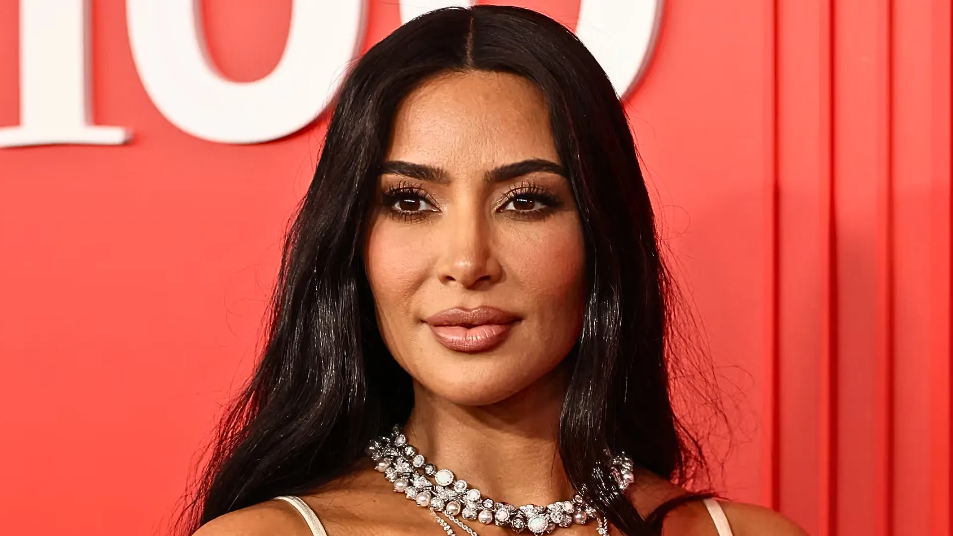 Kim Kardashian Set to Testify in 2016 Paris Robbery Case
