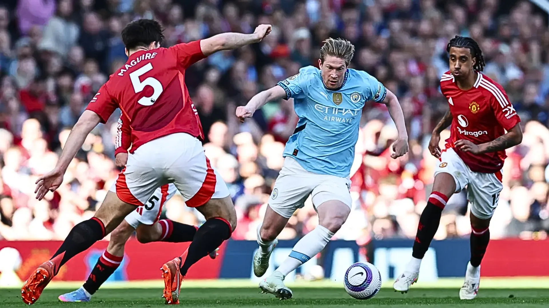 Manchester City, United Struggle in Dull Derby After Poor Seasons