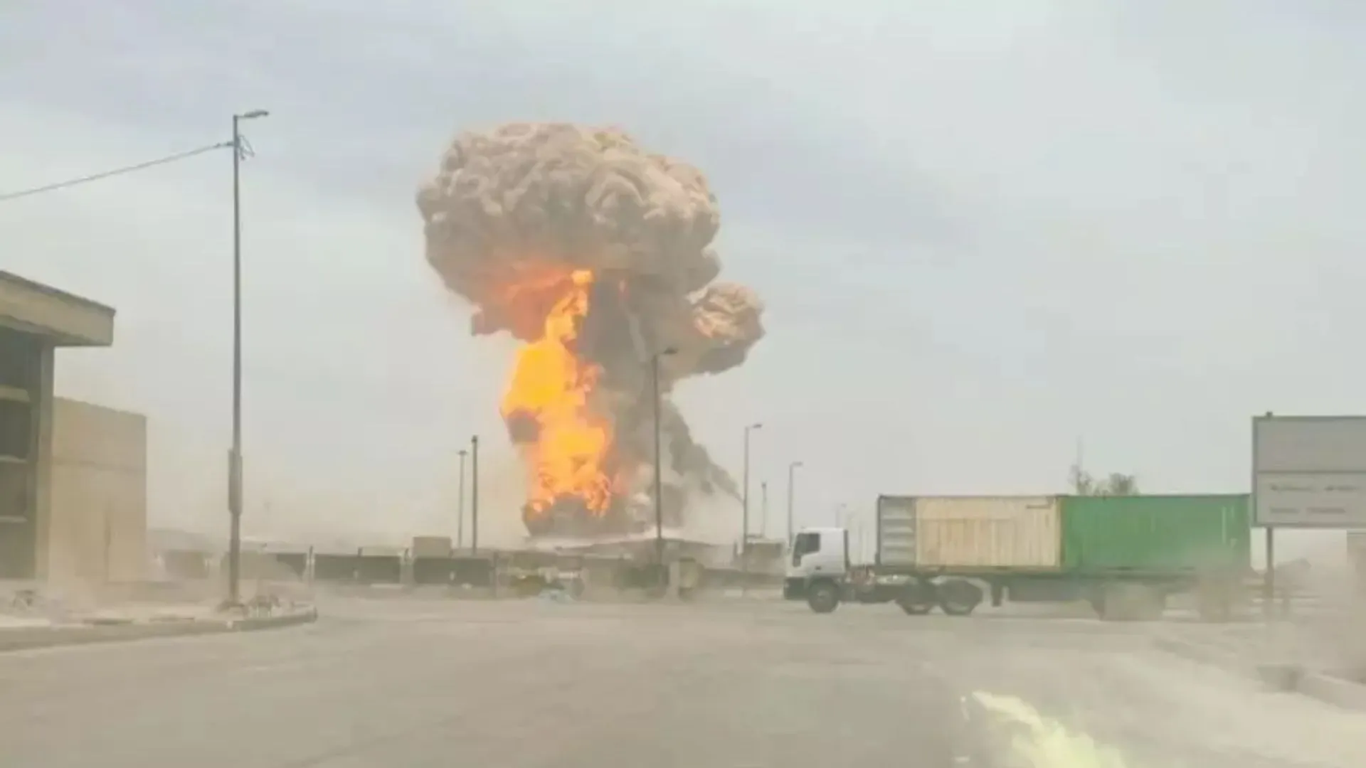 Massive Blast and Fire Hit Iran’s Bandar Abbas Port | WATCH