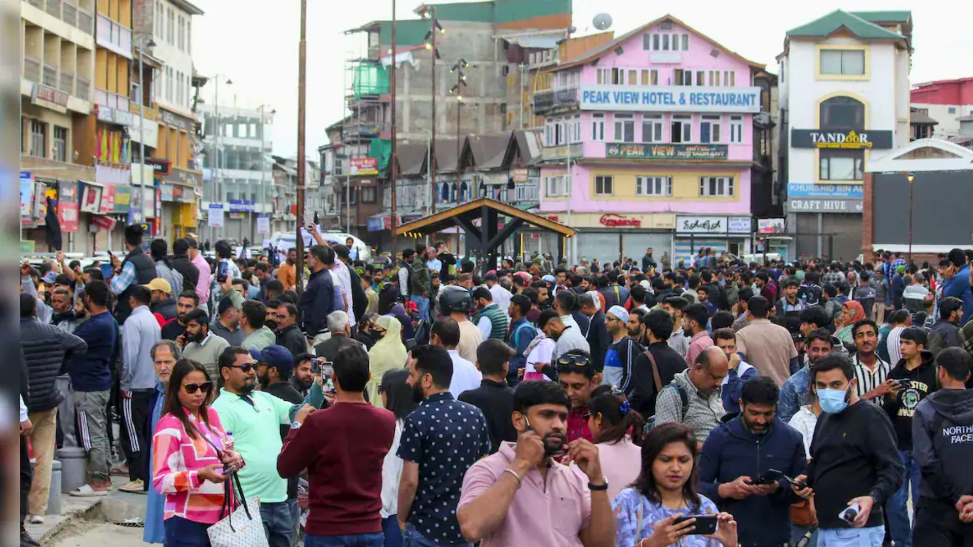 Pahalgam Terror Attack Hits J&K Tourism: 62% of Families Cancel Kashmir Trips