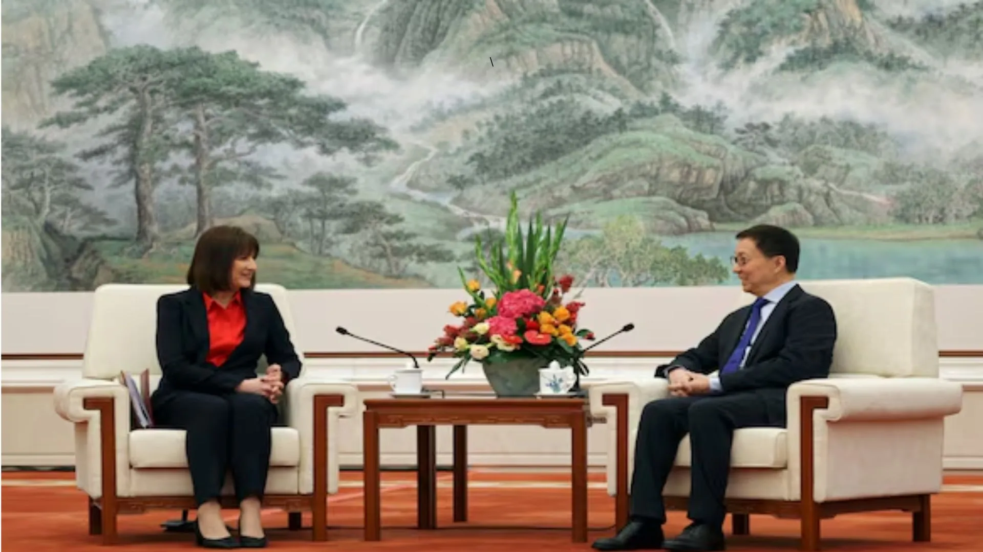Rachel Reeves Rejects Calls to Cut Economic Ties with China Amid U.S. Tariff Pressure