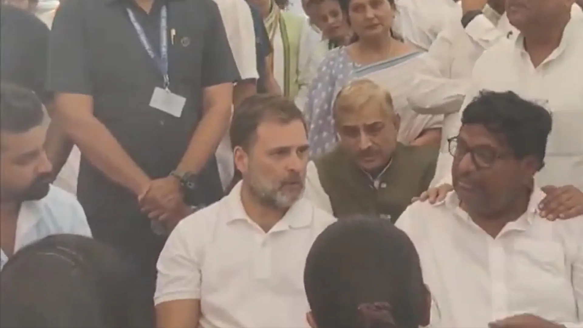 Rahul Gandhi Meets Widow of Pahalgam Terror Victim | Watch