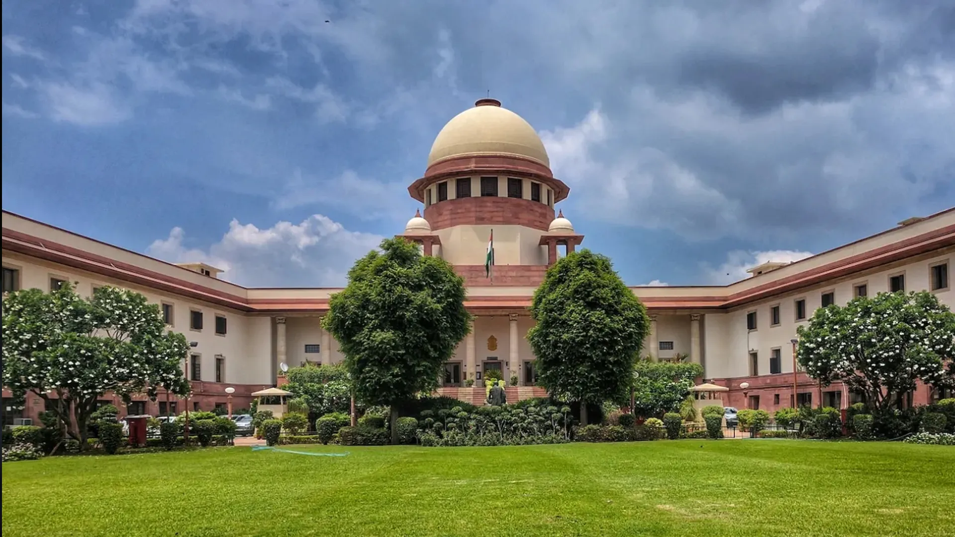 Supreme Court Asks Centre: “Will You Allow Muslims on Hindu Endowment Boards?”