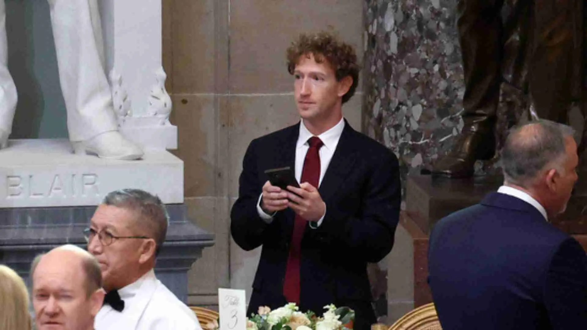 Zuckerberg’s Empire On Trial: FTC Targets Instagram And WhatsApp Deals