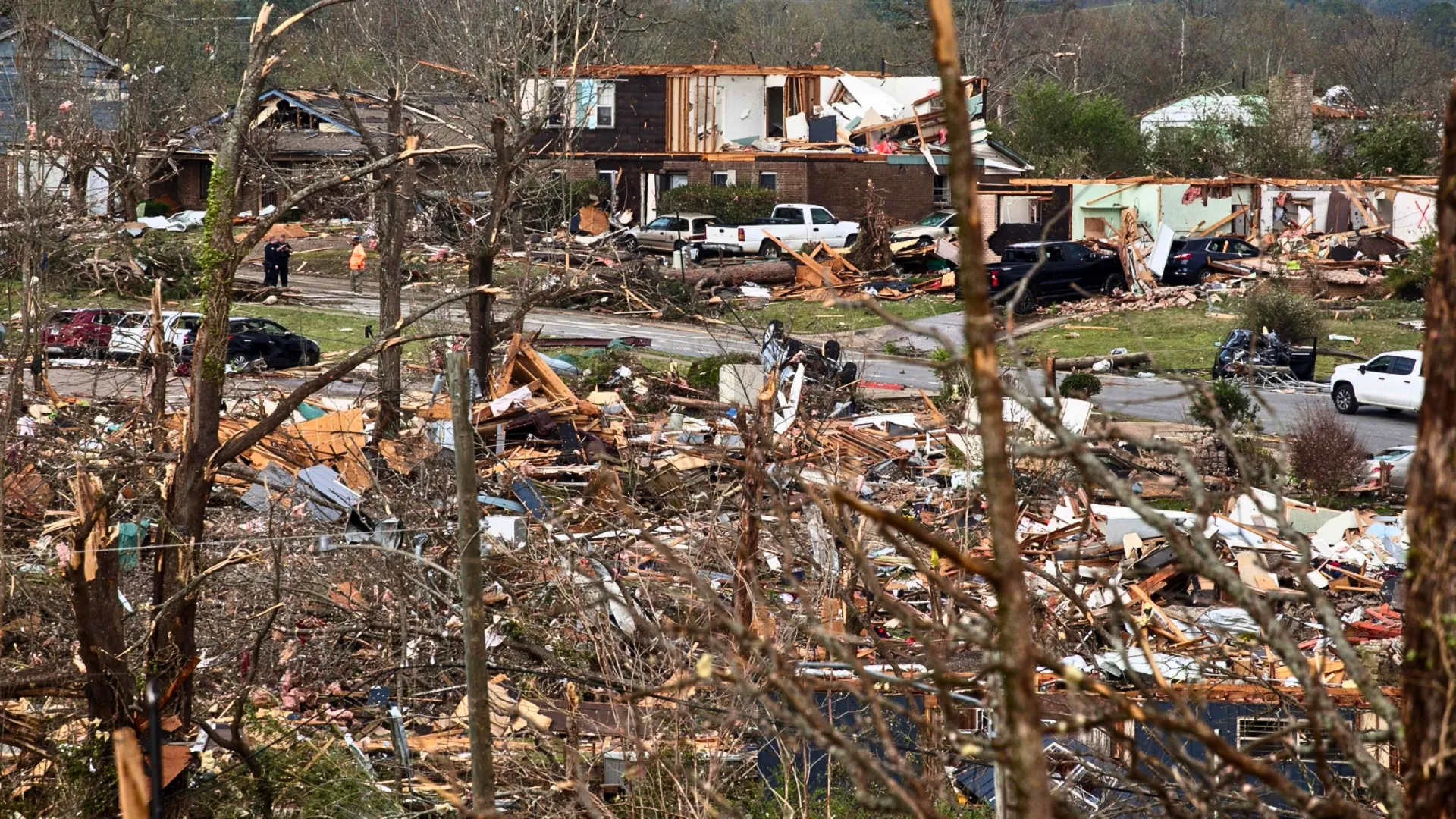 At Least 21 Killed as Tornadoes Devastate US Midwes