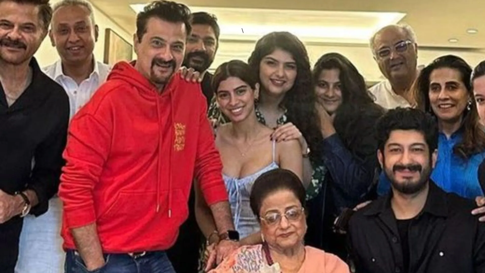 Bollywood Actors Attend Nirmal Kapoor’s Funeral in Mumbai