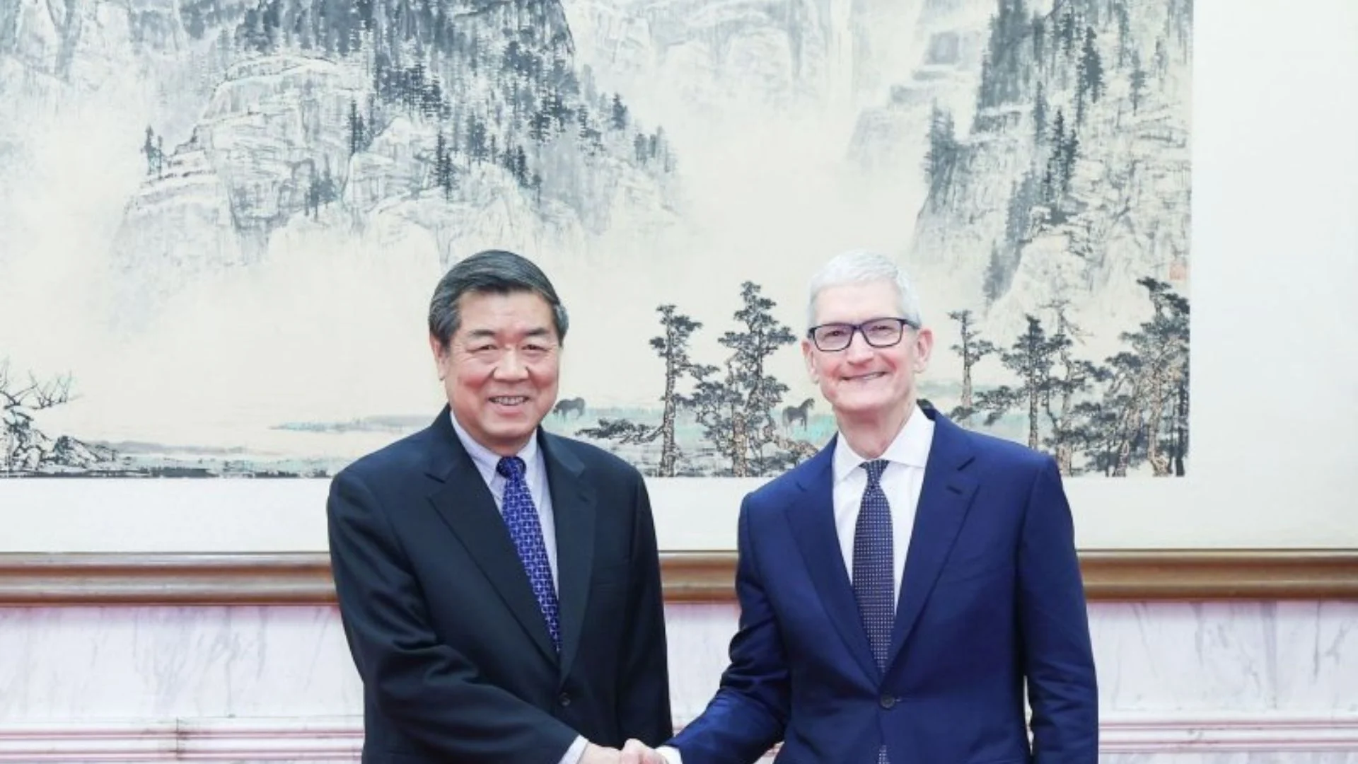 Beijing Courts US Financial Giants Amid Trade Strains, Highlights Economic Resilience