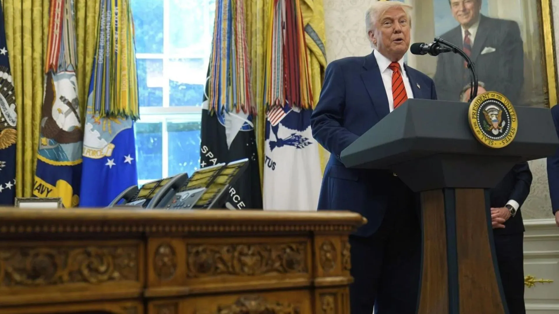 Donald Trump Proposes Renaming Persian Gulf, Prompting Iranian Backlash While Arab States Remain Silent