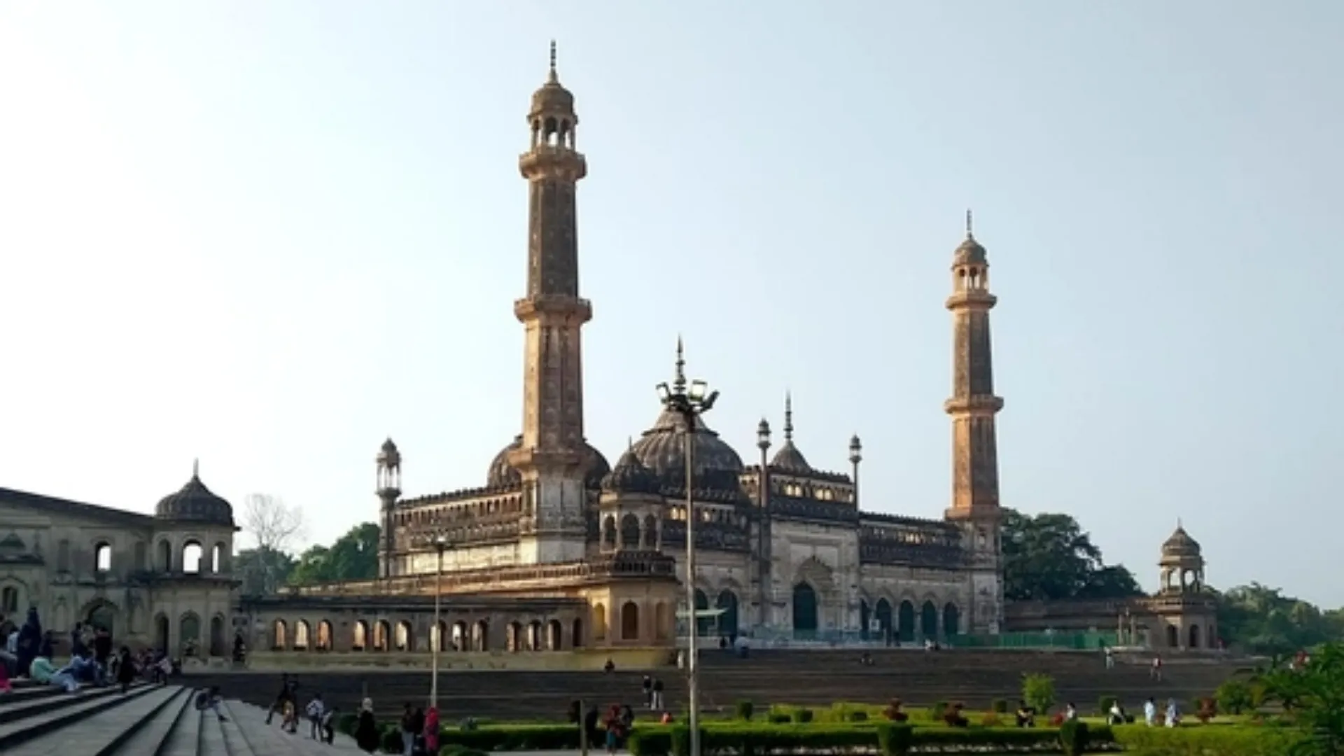 Eid-ul-Adha 2025 in UP: Crescent Moon Sighting in Lucknow Reveals Festival Date