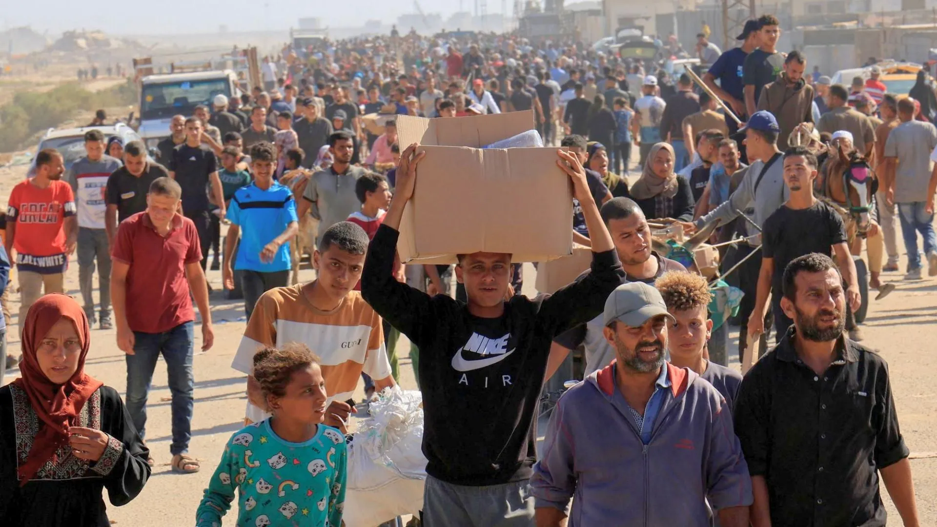 Gaza Food Aid Chaos: 4 Dead as UN Centre Overrun by Starving Crowds