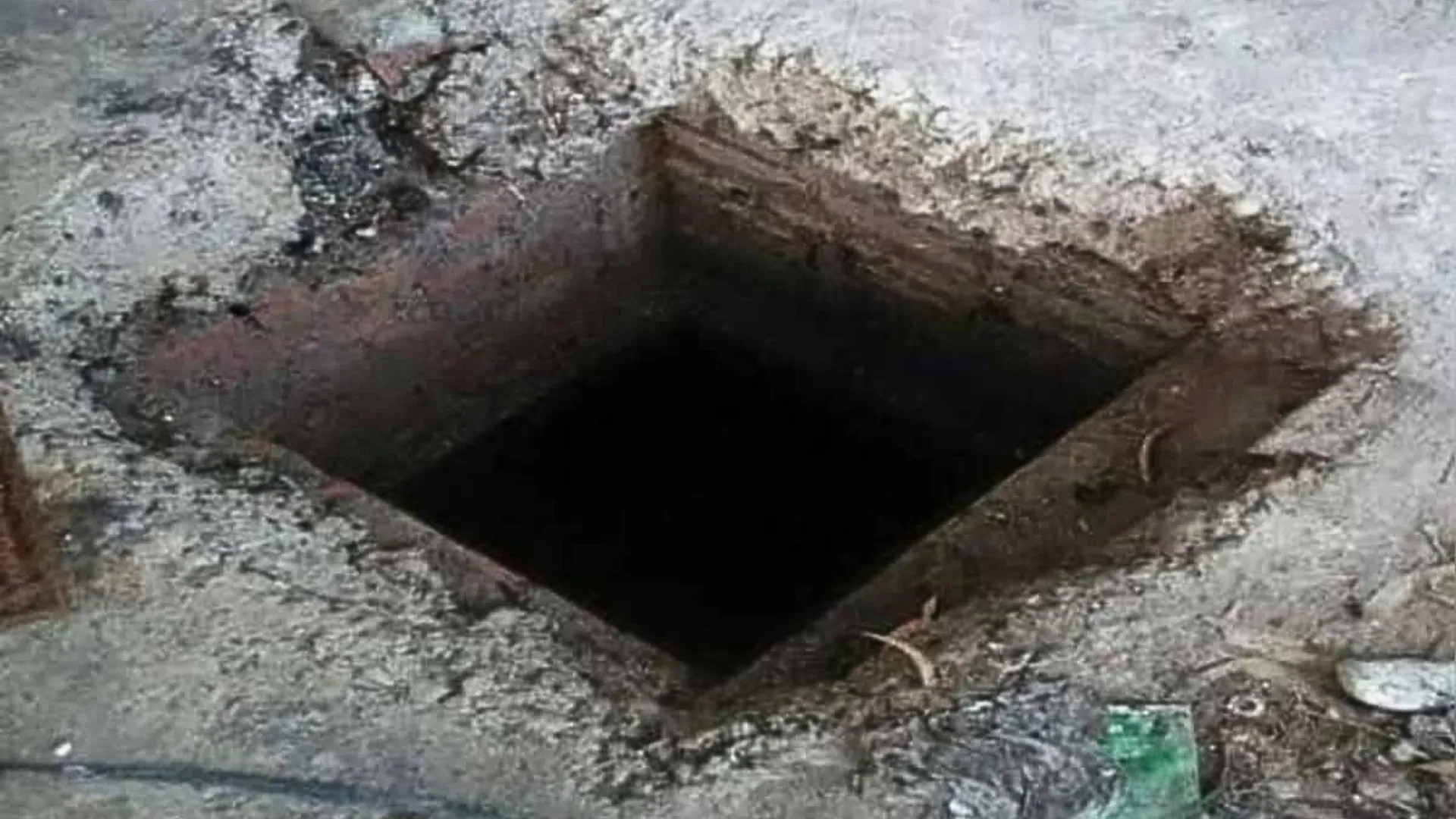 Girl Falls Into Drain in Mumbai, Rescuer Drowns During Attempt