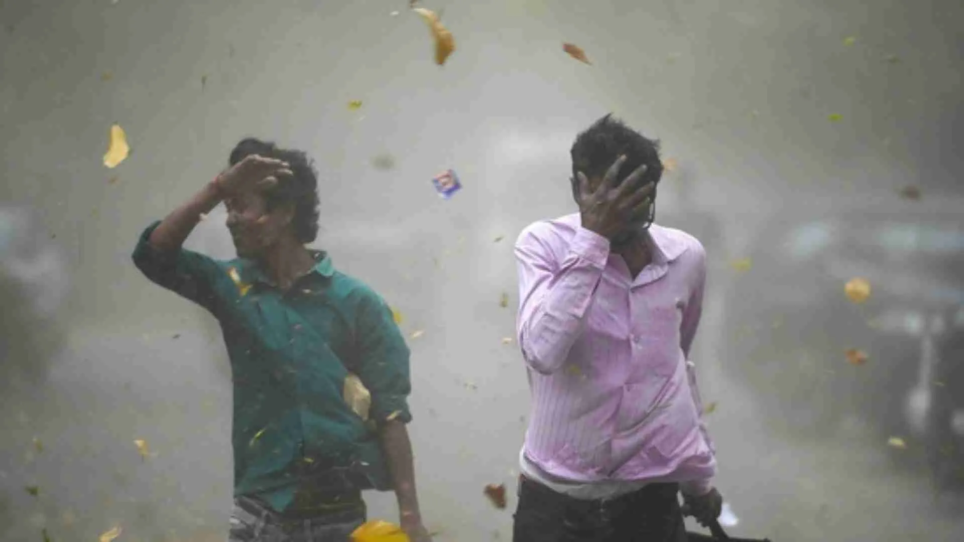 IMD Alert: Thunderstorms, Rain Lash Delhi-NCR | WATCH