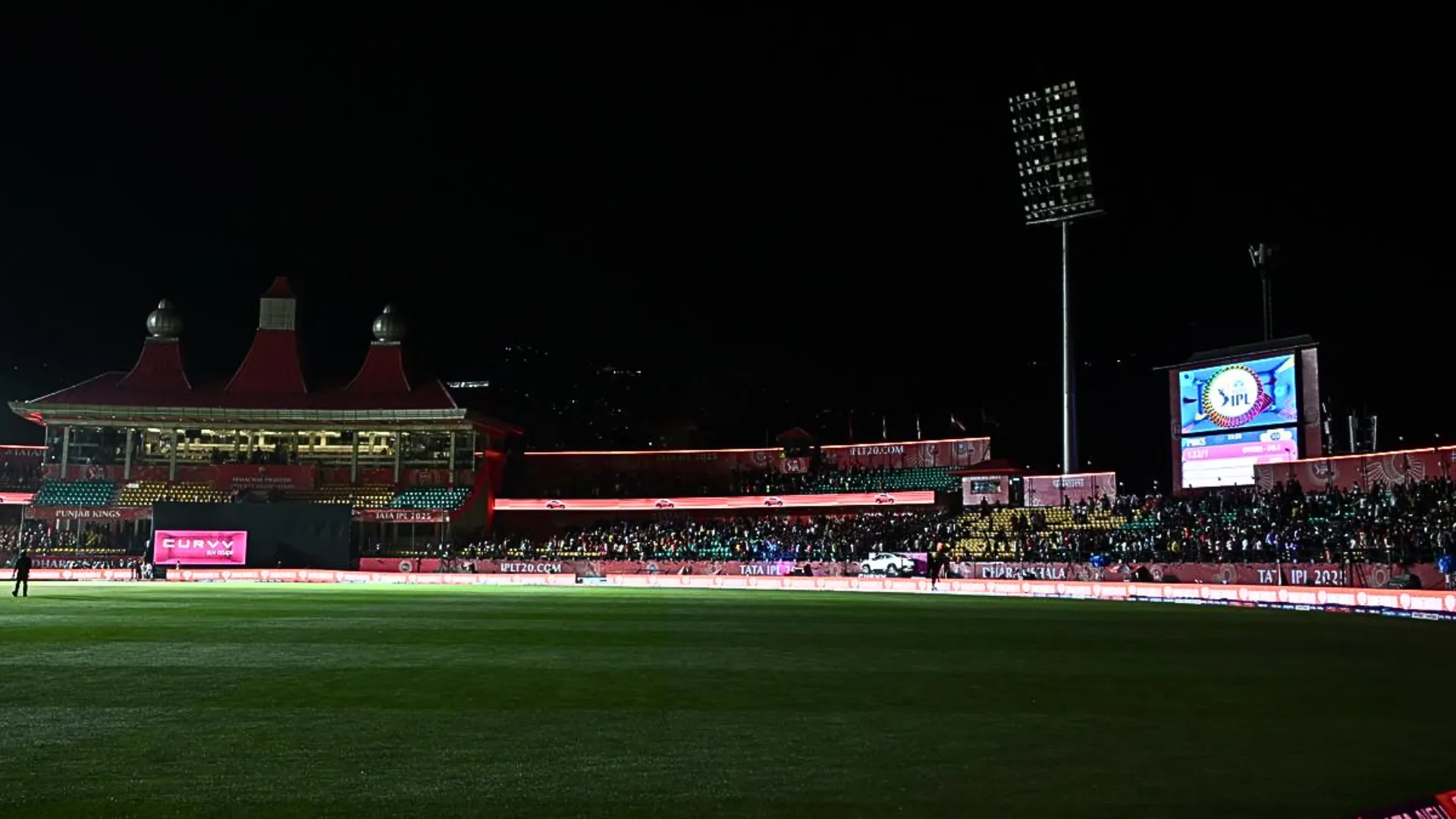 IPL 2025 May Shift to England as ECB Offers to Host Remaining Matches: Report