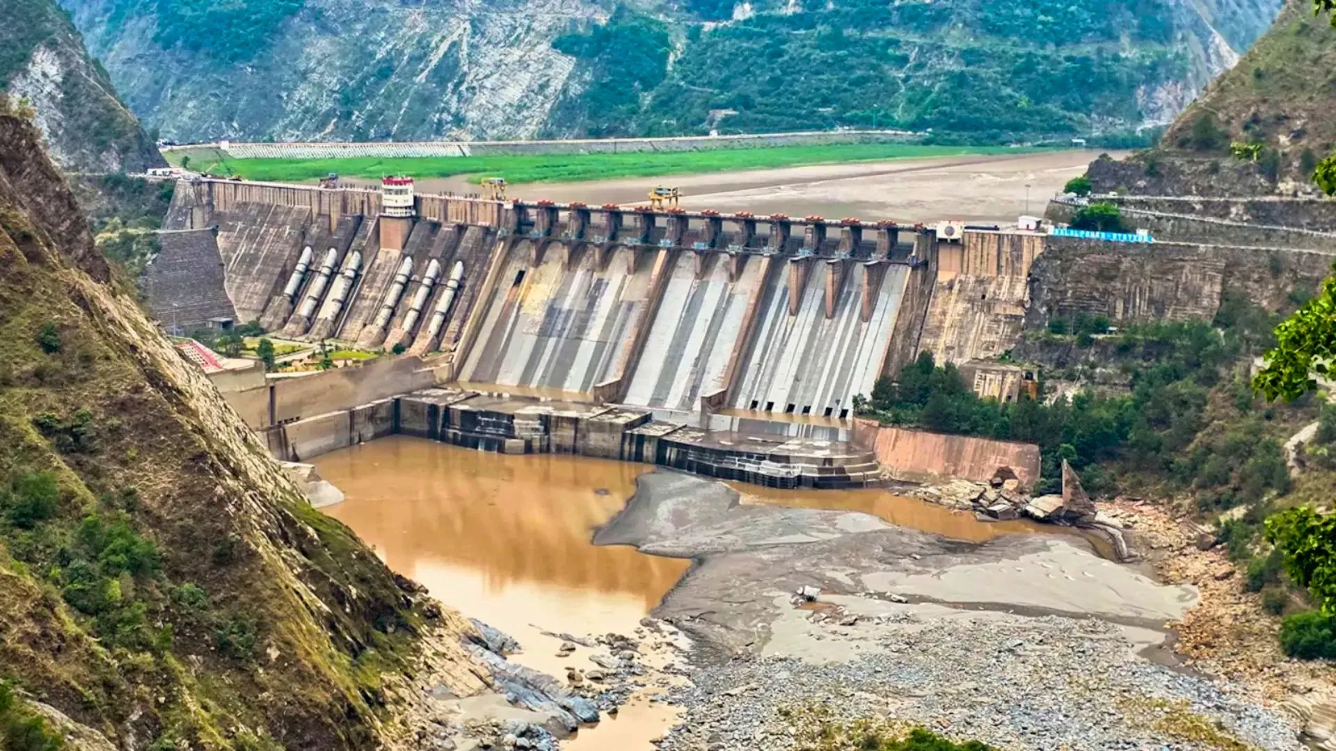 India Opens Baglihar and Salal Dam Gates, Raising Chenab River Water Levels | WATCH