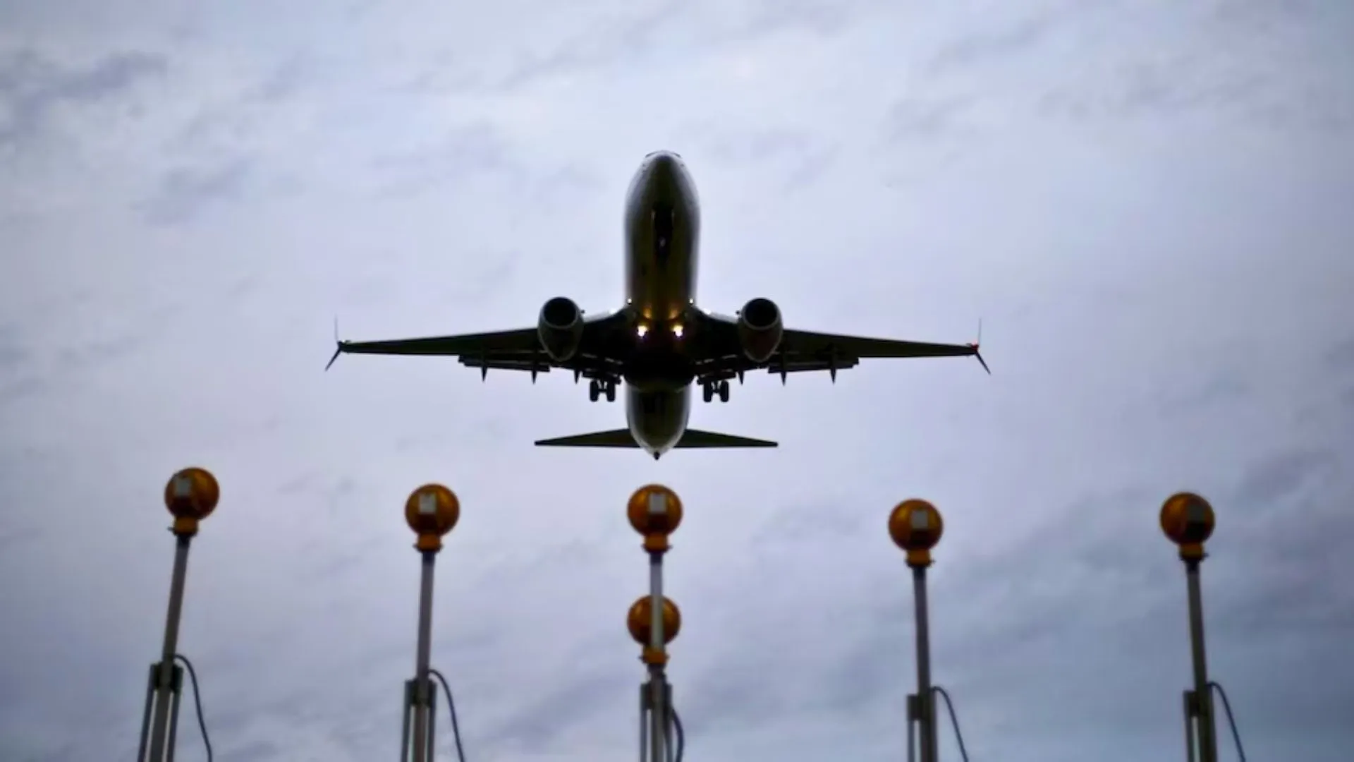 Indian Airlines to Face Weekly Loss of Rs 77 Cr as Pakistan Closes Airspace