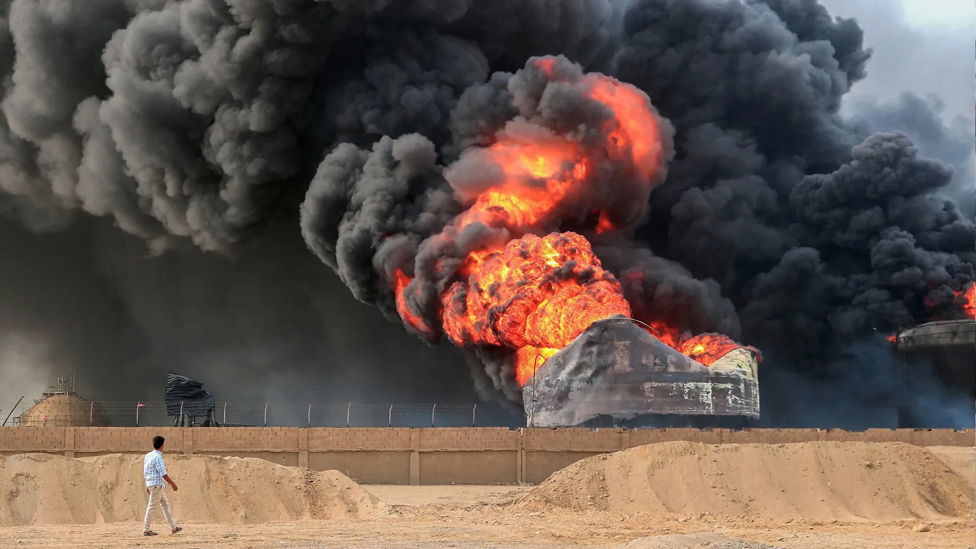Israel Strikes Yemen Ports, Warns Houthi Leaders: ‘We Will Hurt the Leadership’ | Watch