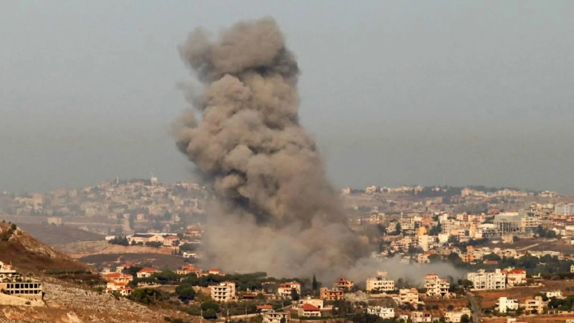 Israel Strikes Near Syrian Presidential Palace Amid Rising Sectarian Tensions