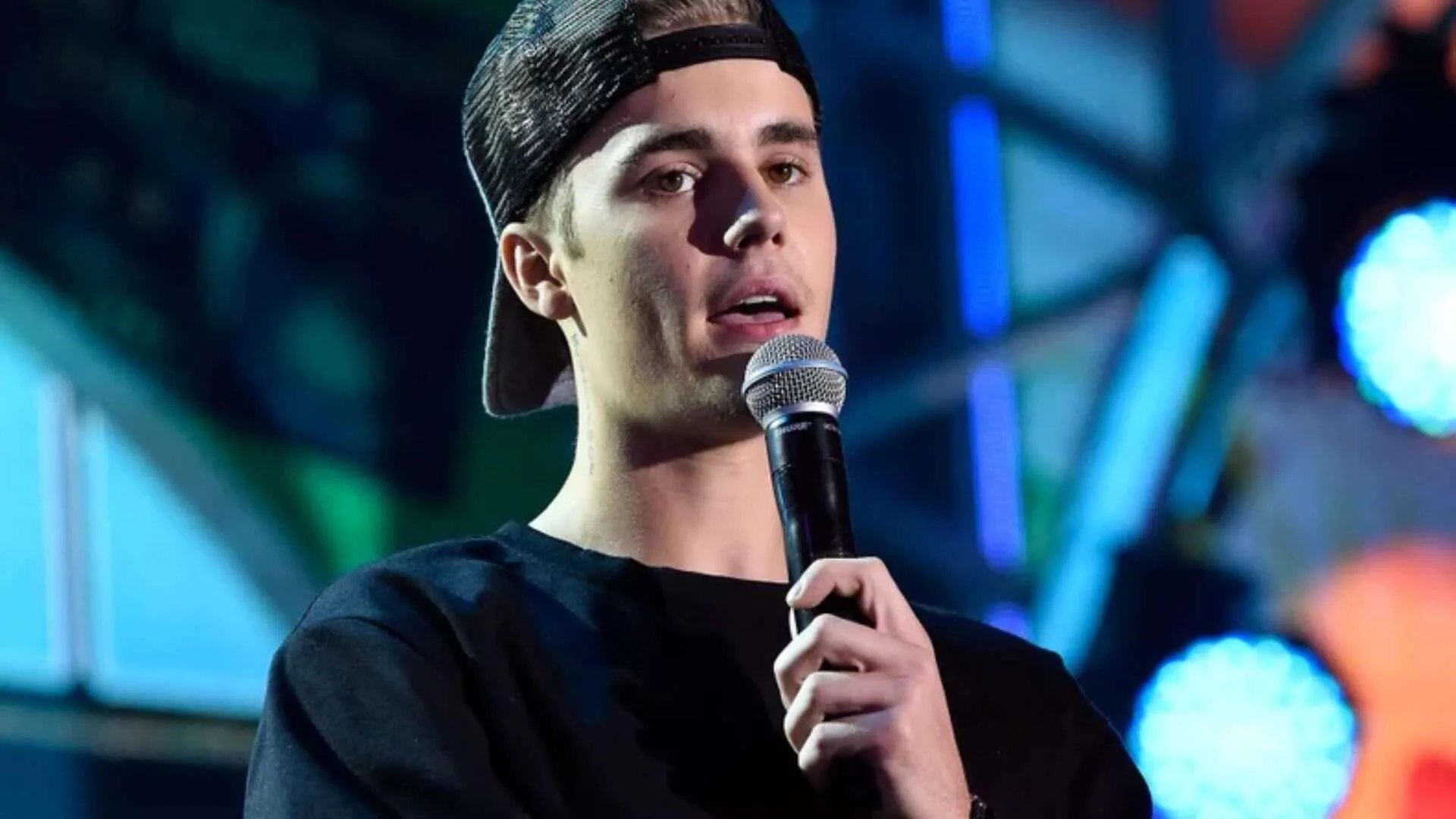 Justin Bieber Sells Music Rights Amid Cash Crisis