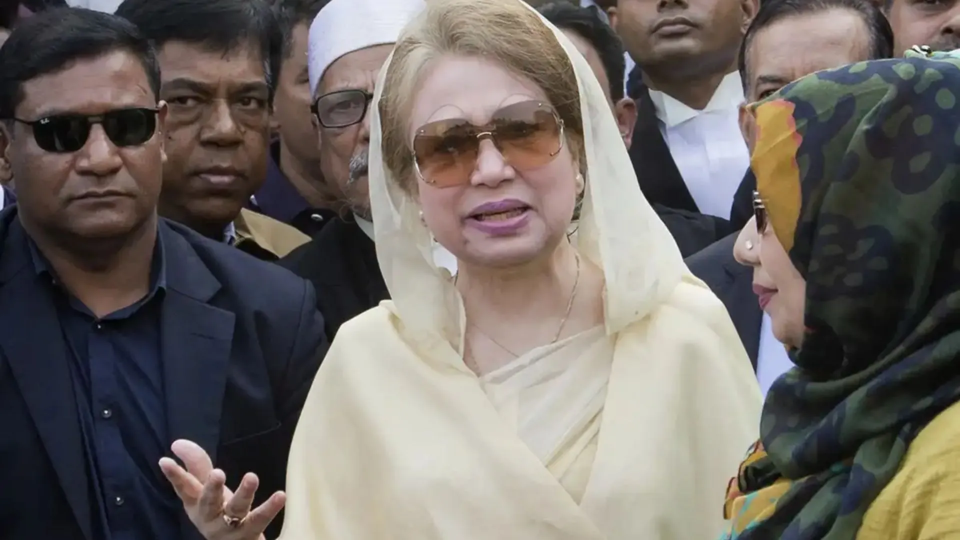 Khaleda Zia Returns to Bangladesh Amid Growing Election Pressure