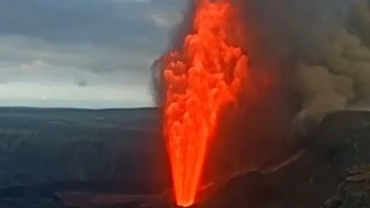 Kilauea Volcano Erupts Again, Sends Lava Over 1000 Feet Into the Sky | Watch