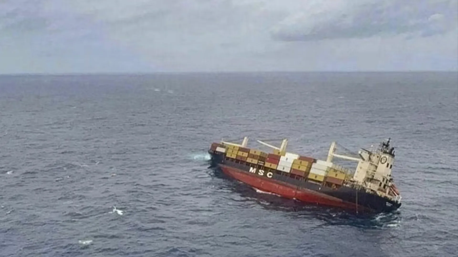 Liberian Vessel MSC Elsa 3 Tilts Off Kerala Coast, Marine Fuel Spills; 21 Crew Members Rescued | Watch