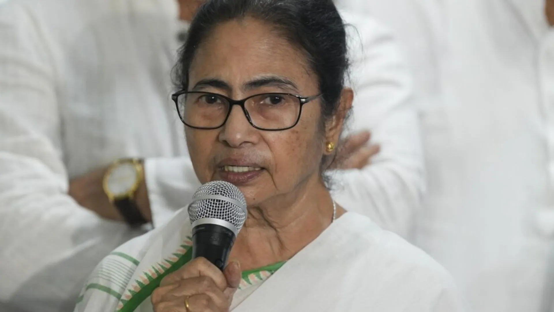 Mamata Backs Centre’s Bold Move: Calls For Unity In Wake Of ‘Operation Sindoor’ | WATCH