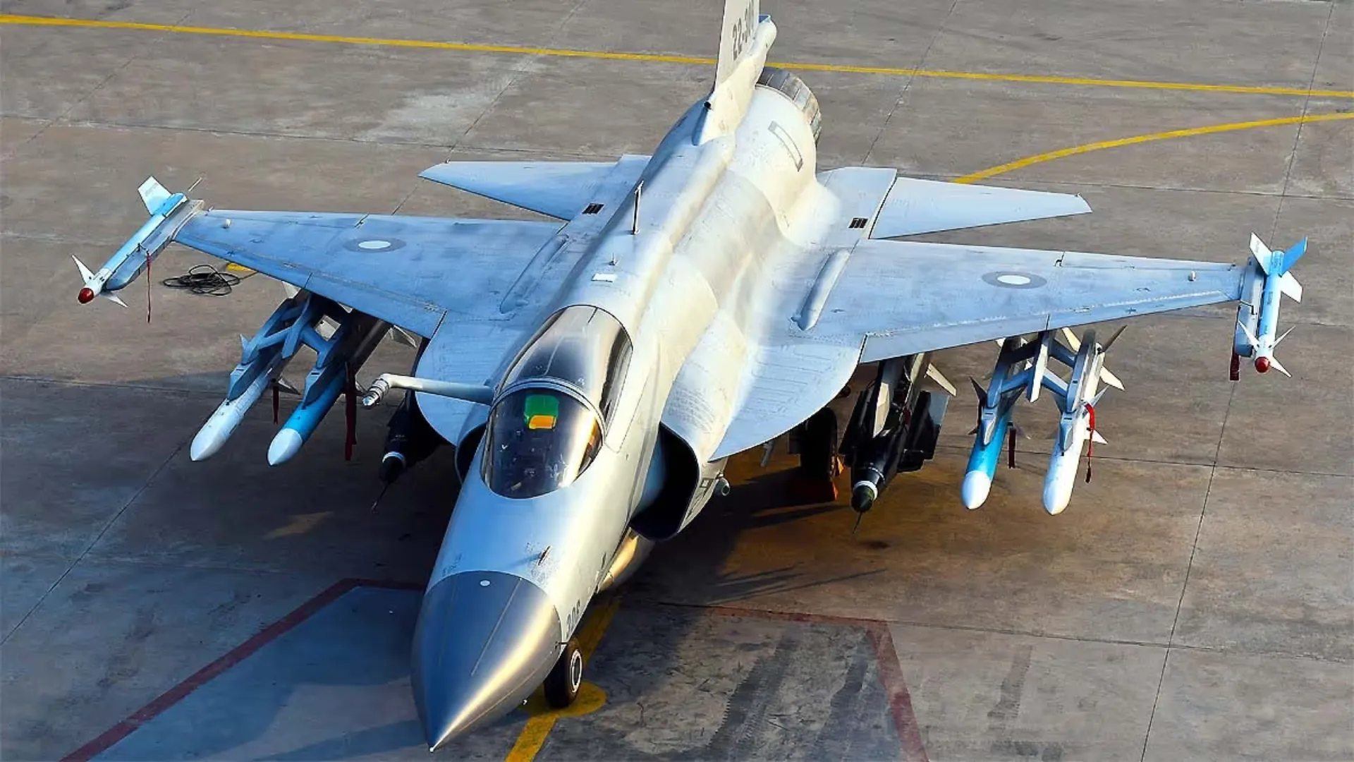 Pakistan’s JF-17 Fighter Jet Shot Down Over Rajasthan; Pilot Captured in Lathi