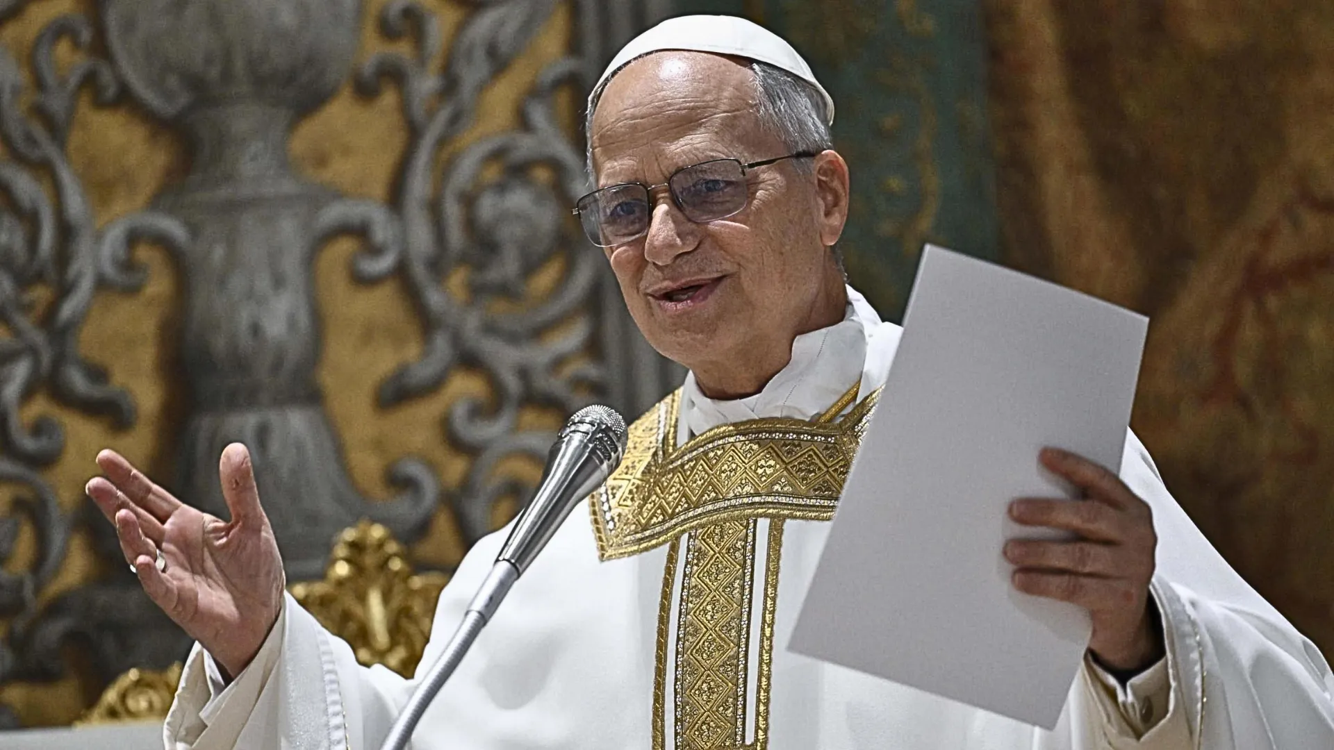 Pope Calls for Freedom of Jailed Journalists, Defends Global Press Rights