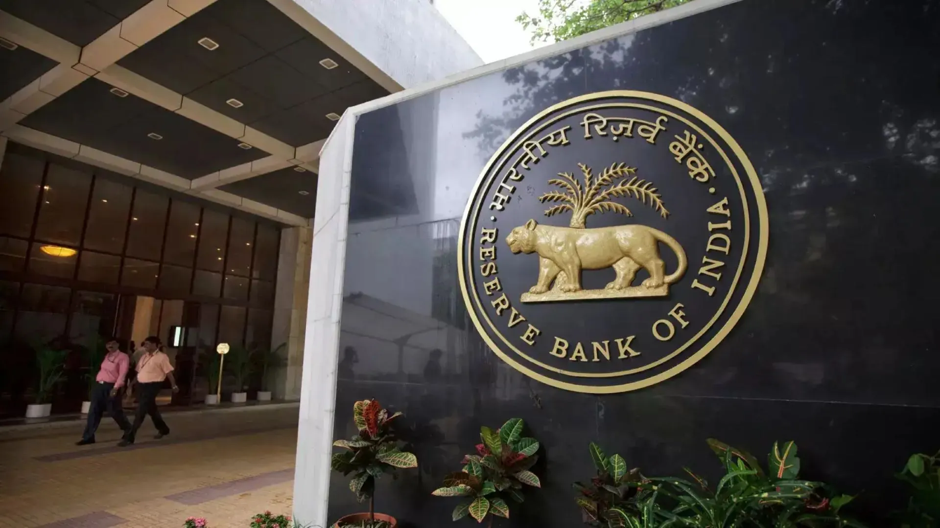 RBI Projects 6.5% Growth for India in FY26, Warns of Global Risks