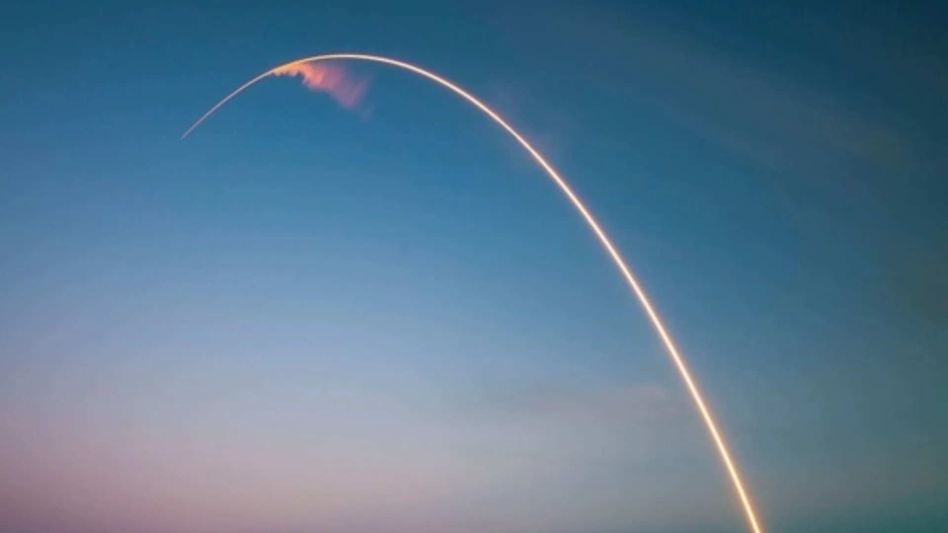 Sonic Boom from SpaceX Dragon Startles Los Angeles | WATCH